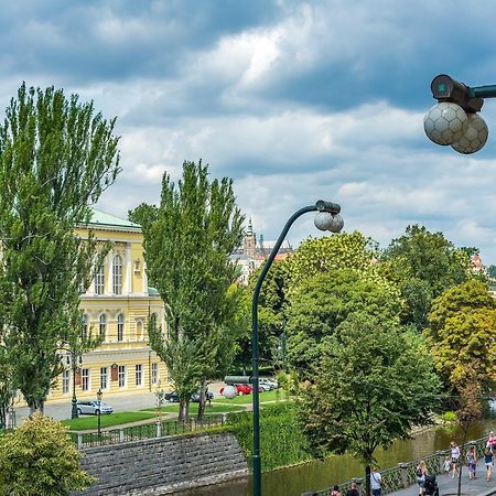 Riverside Apartment With A Balcony Prague Exterior photo