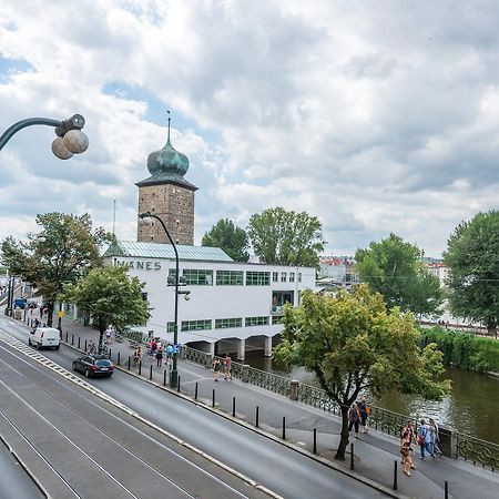 Riverside Apartment With A Balcony Prague Exterior photo