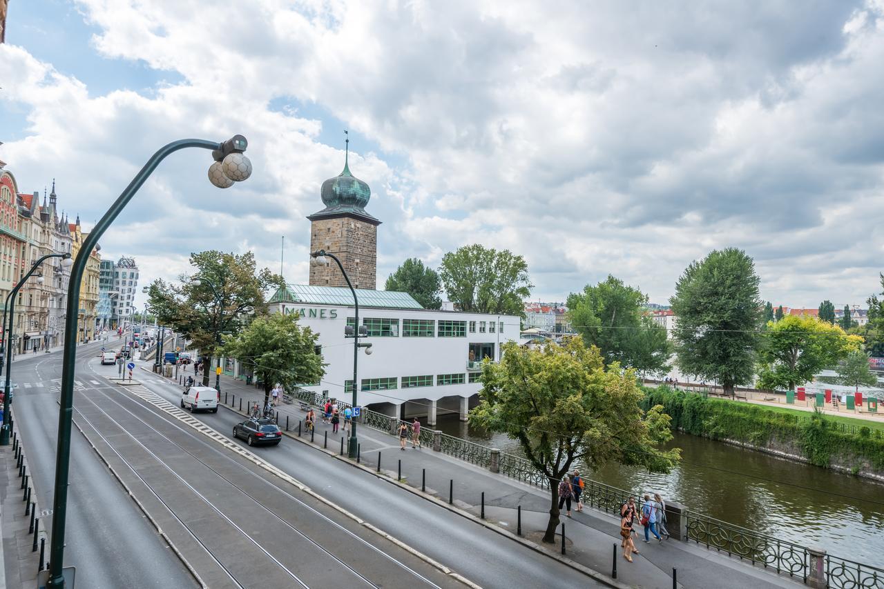 Riverside Apartment With A Balcony Prague Exterior photo