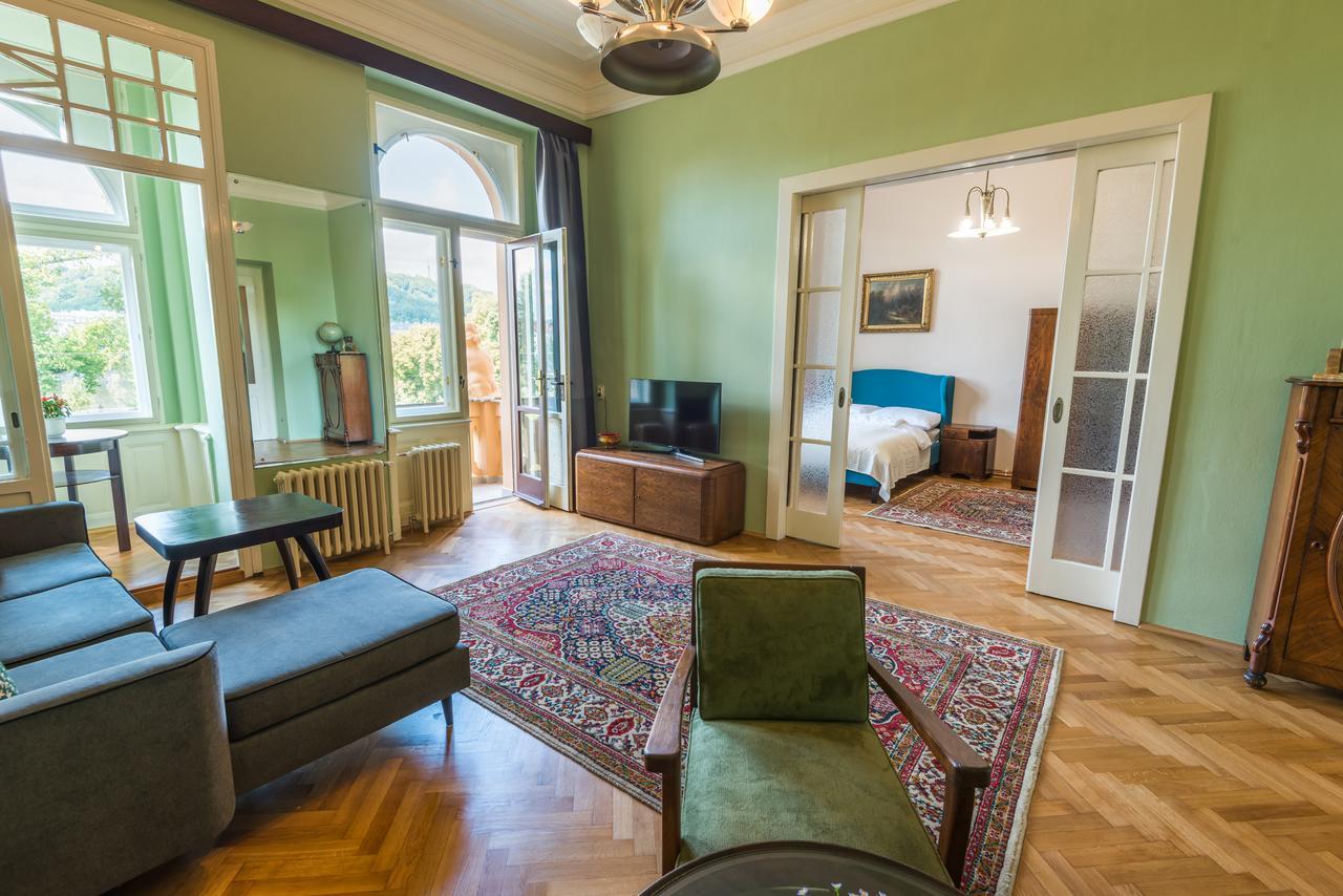 Riverside Apartment With A Balcony Prague Exterior photo
