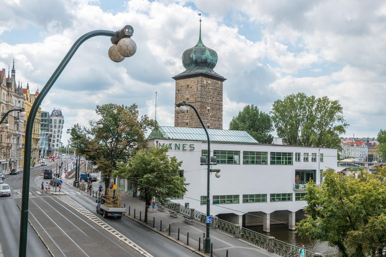 Riverside Apartment With A Balcony Prague Exterior photo