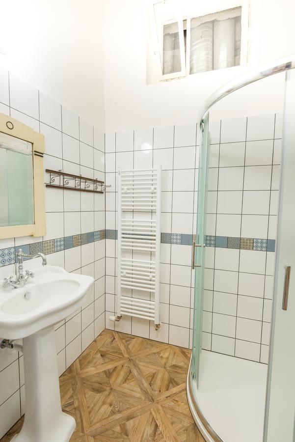 Riverside Apartment With A Balcony Prague Exterior photo