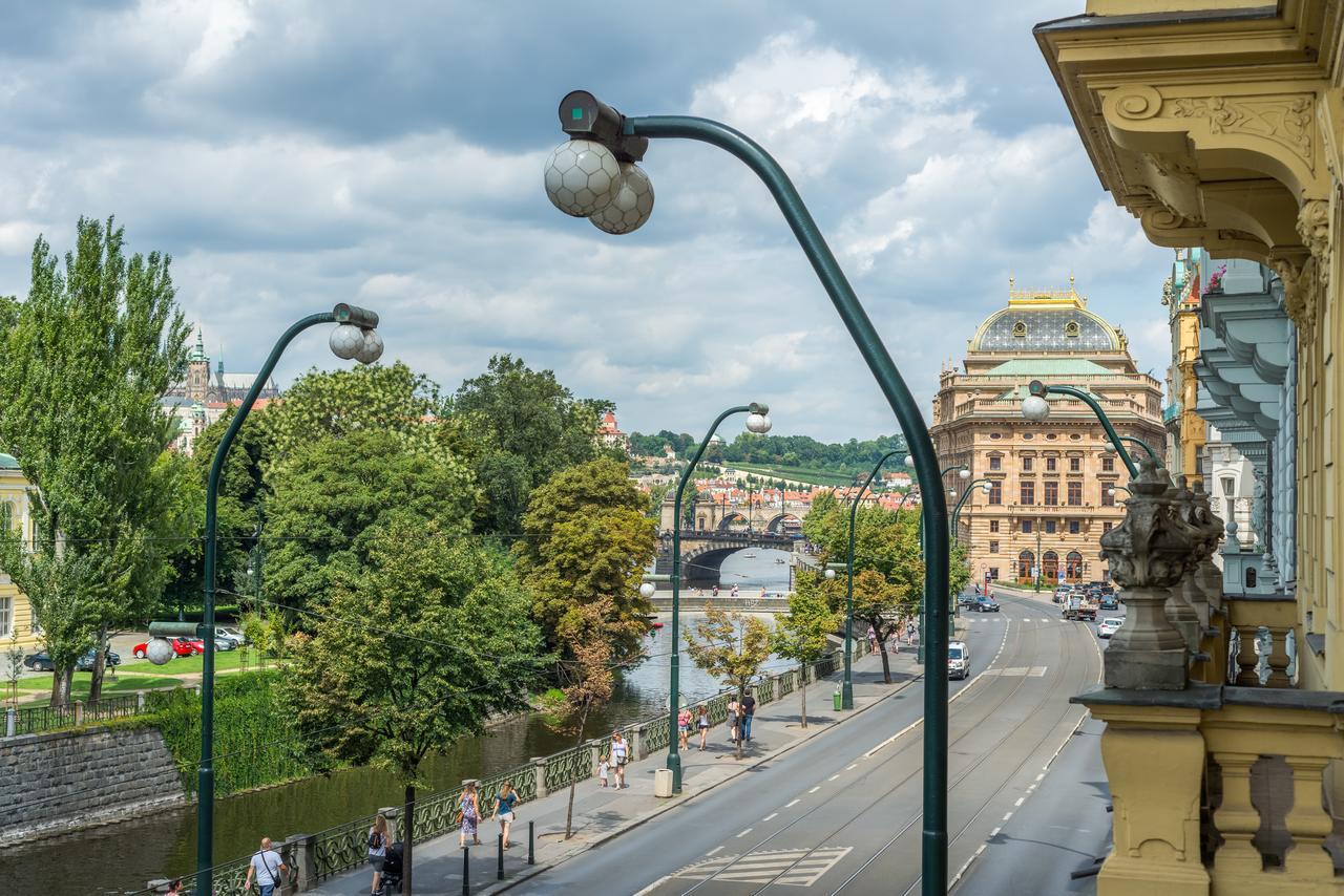 Riverside Apartment With A Balcony Prague Exterior photo