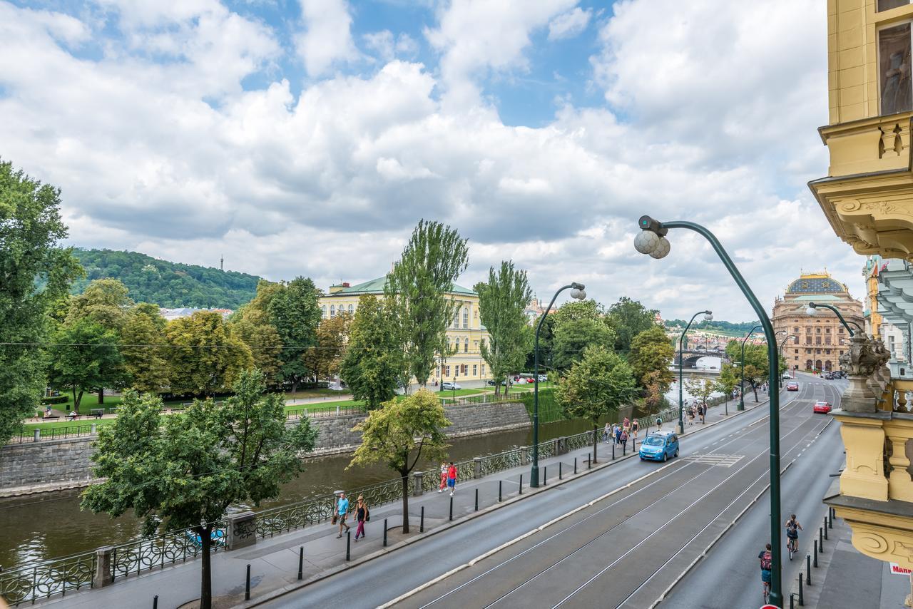 Riverside Apartment With A Balcony Prague Exterior photo