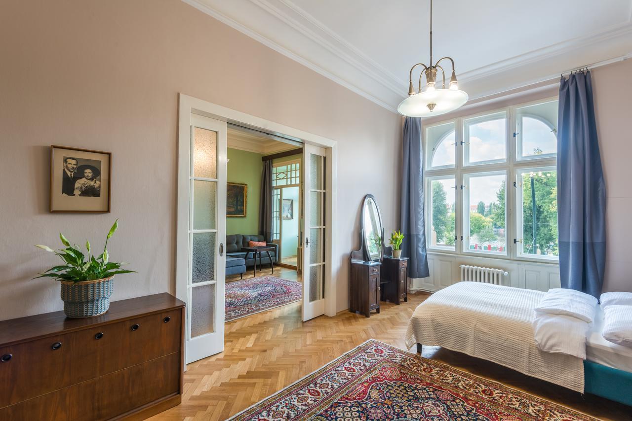 Riverside Apartment With A Balcony Prague Exterior photo