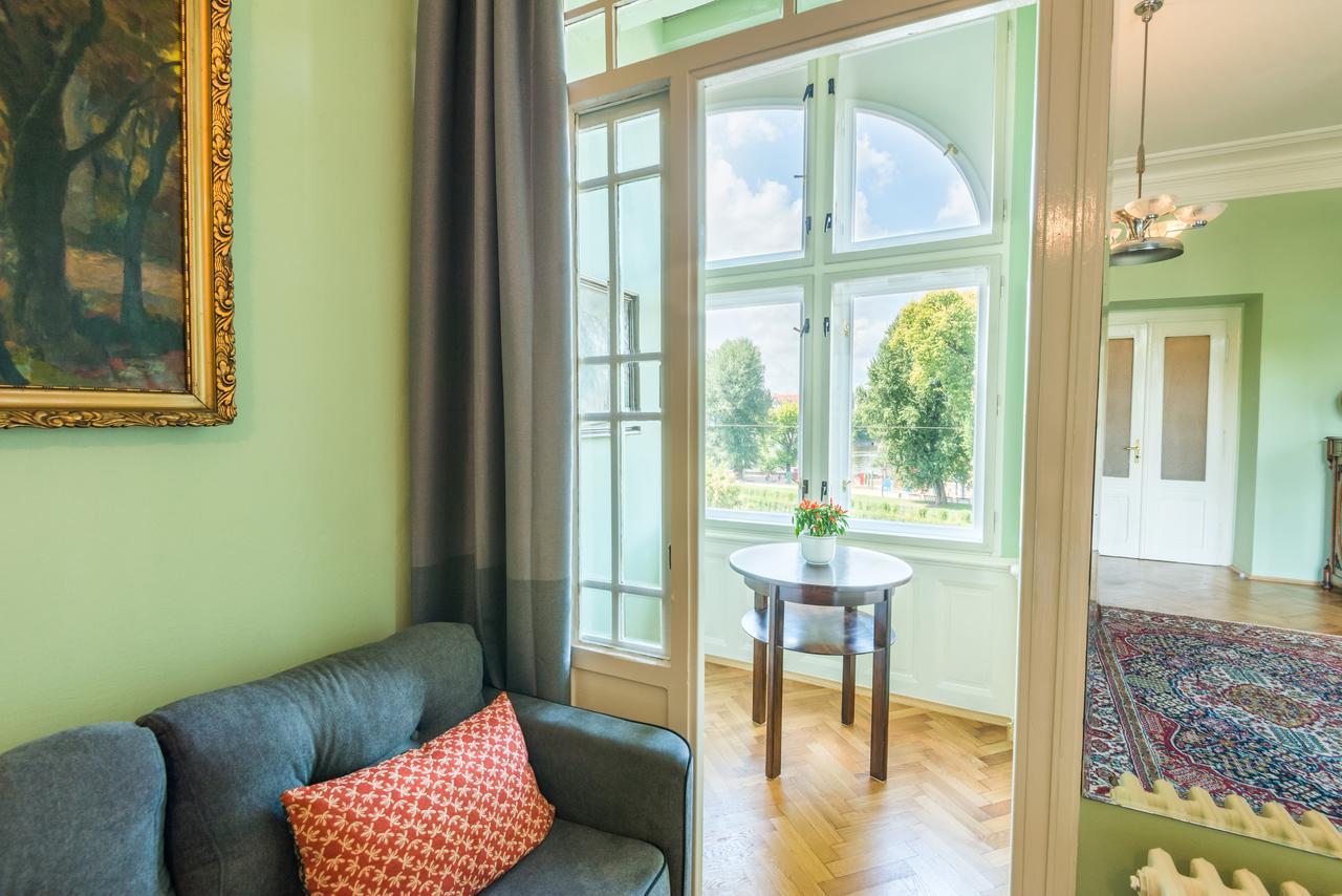 Riverside Apartment With A Balcony Prague Exterior photo