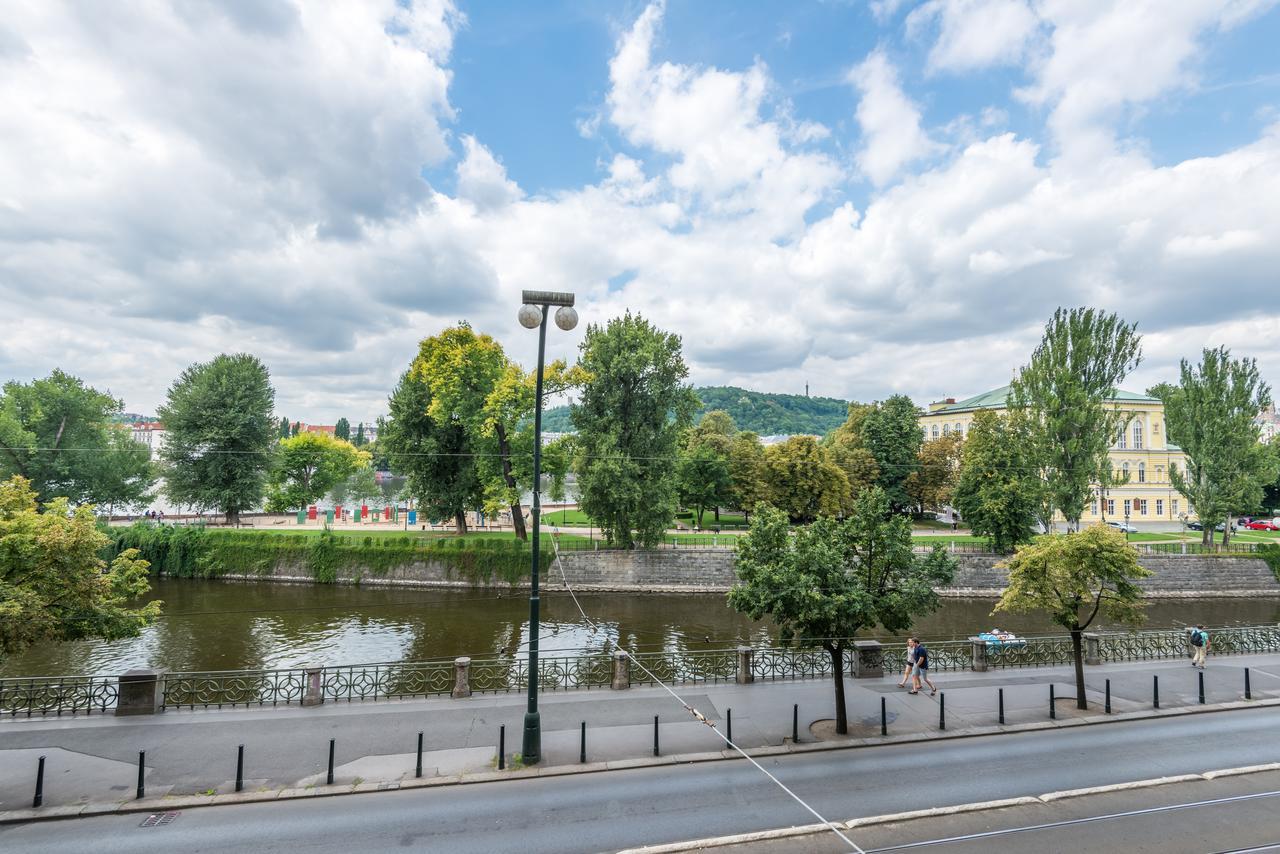 Riverside Apartment With A Balcony Prague Exterior photo
