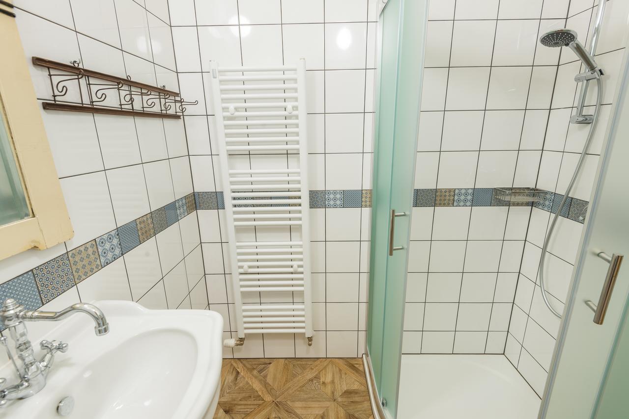 Riverside Apartment With A Balcony Prague Exterior photo