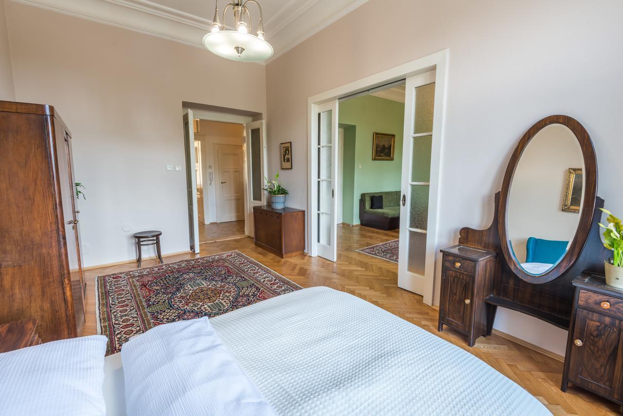 Riverside Apartment With A Balcony Prague Exterior photo
