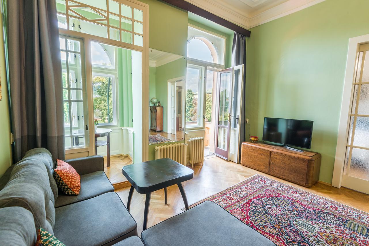 Riverside Apartment With A Balcony Prague Exterior photo
